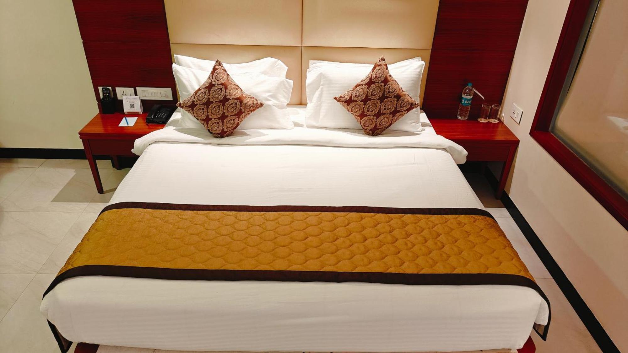 ดับเบิลเอ็ม เลกาซี กัณจิปุรัม Hotel กาญจีปุรัม ภายนอก รูปภาพ