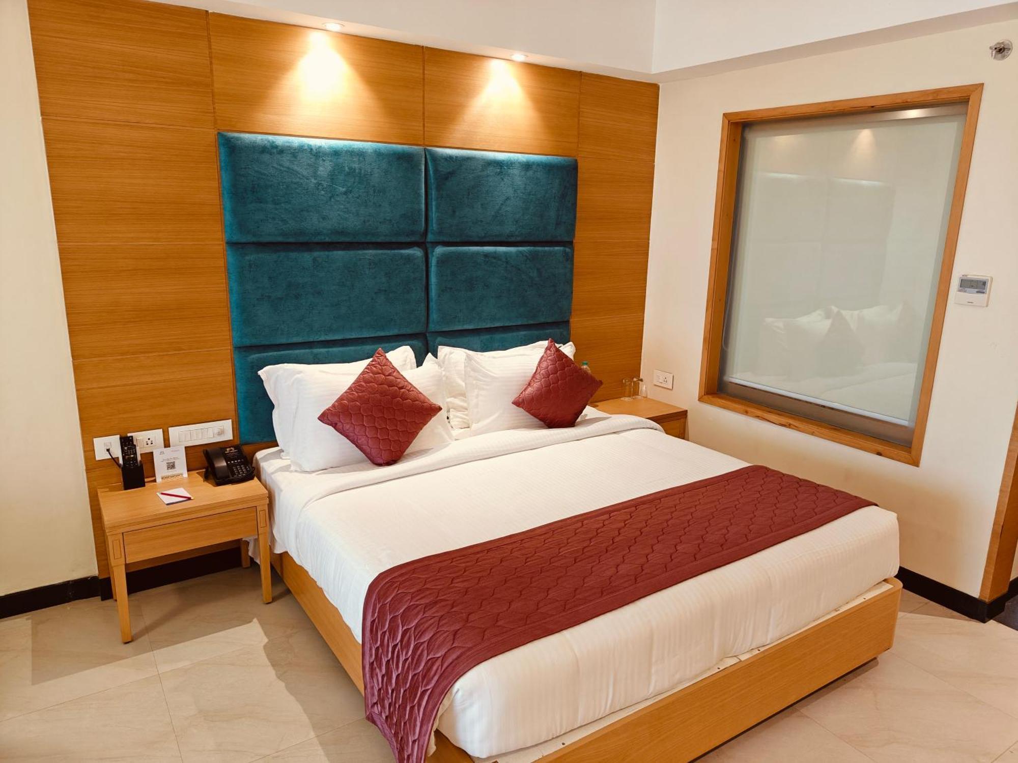 ดับเบิลเอ็ม เลกาซี กัณจิปุรัม Hotel กาญจีปุรัม ภายนอก รูปภาพ