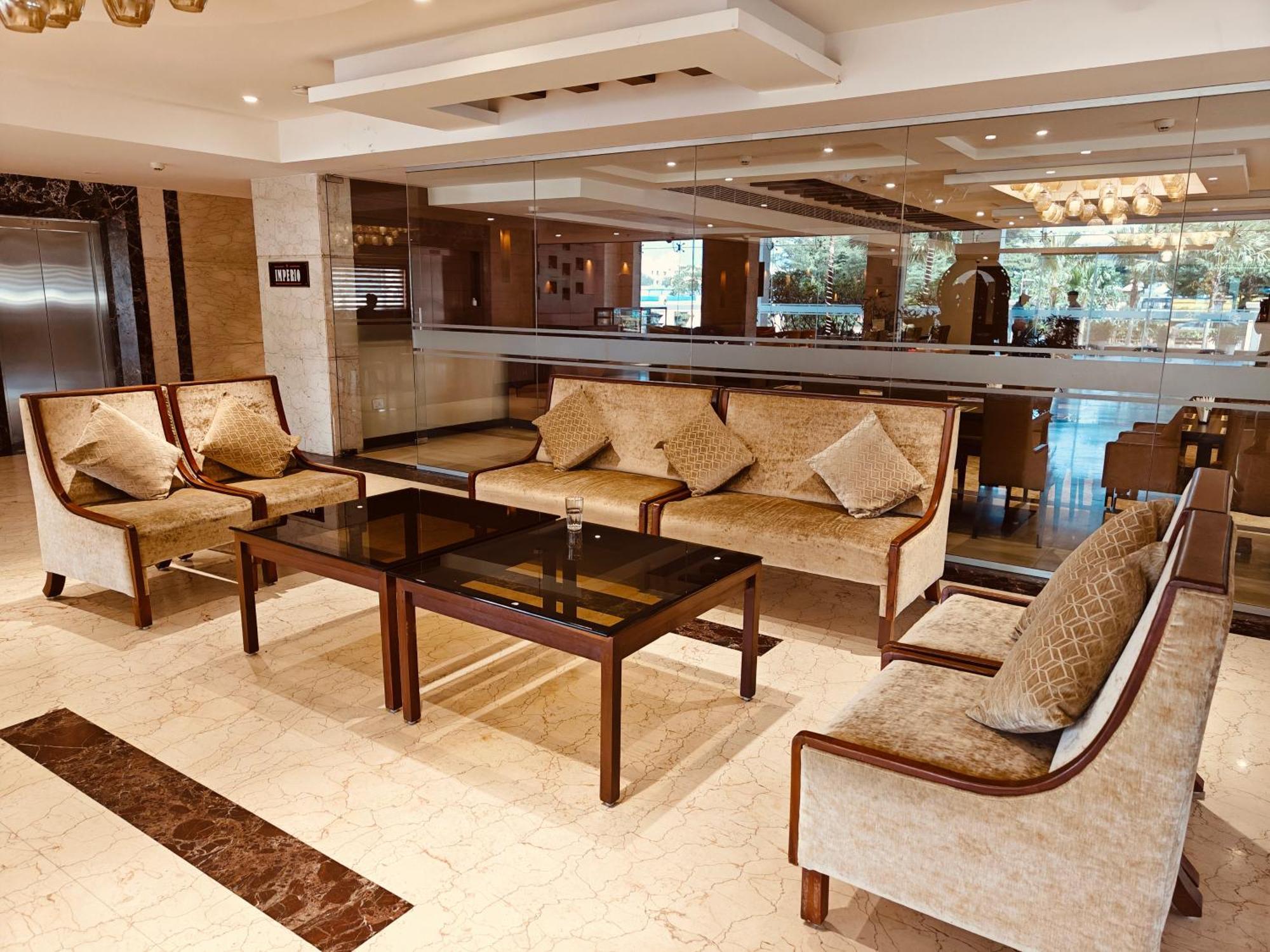 ดับเบิลเอ็ม เลกาซี กัณจิปุรัม Hotel กาญจีปุรัม ภายนอก รูปภาพ